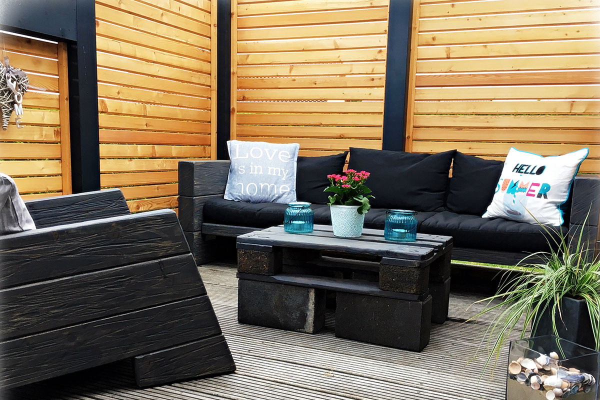 wood-design-referenzen-outdoor-loungemoebel-holzmoebel-von-vorne.jpg