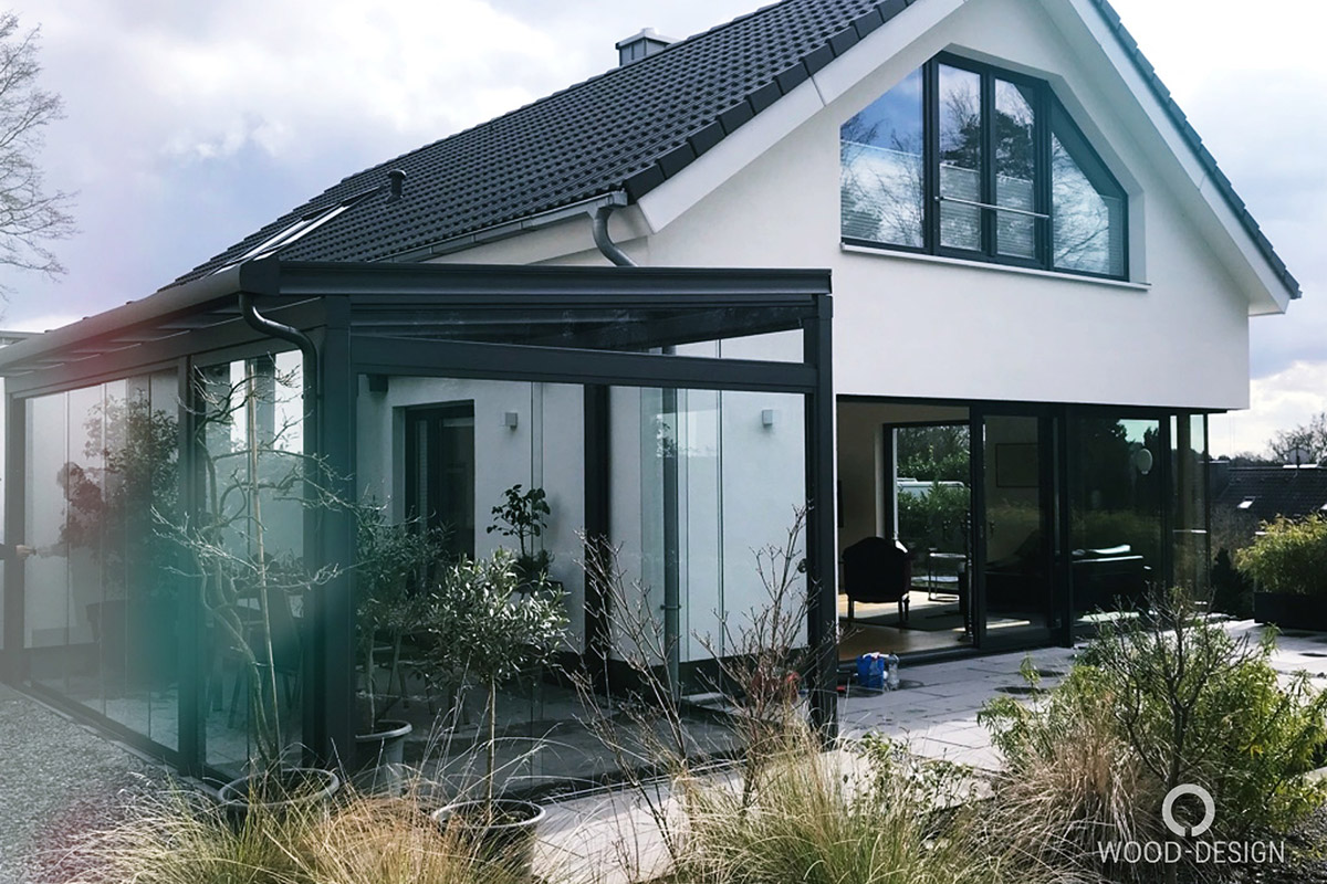 wood-design-referenzen-hochwertige-terrassenueberdachung-aussen-mit-gesamten-dach.jpg
