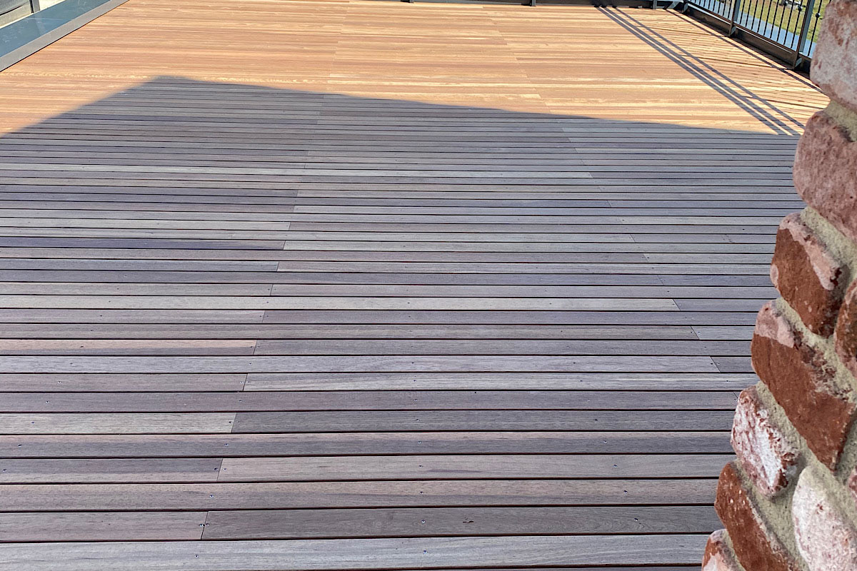 wood-design-referenzen-terrassendeck-2021-juni-aussenansicht-03.jpg