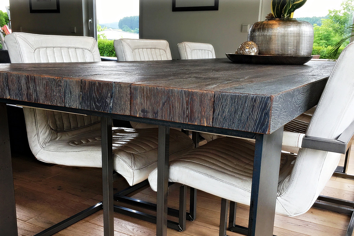 wood-design-referenzen-esstisch-im-industriedesign-tischkante-kopfende