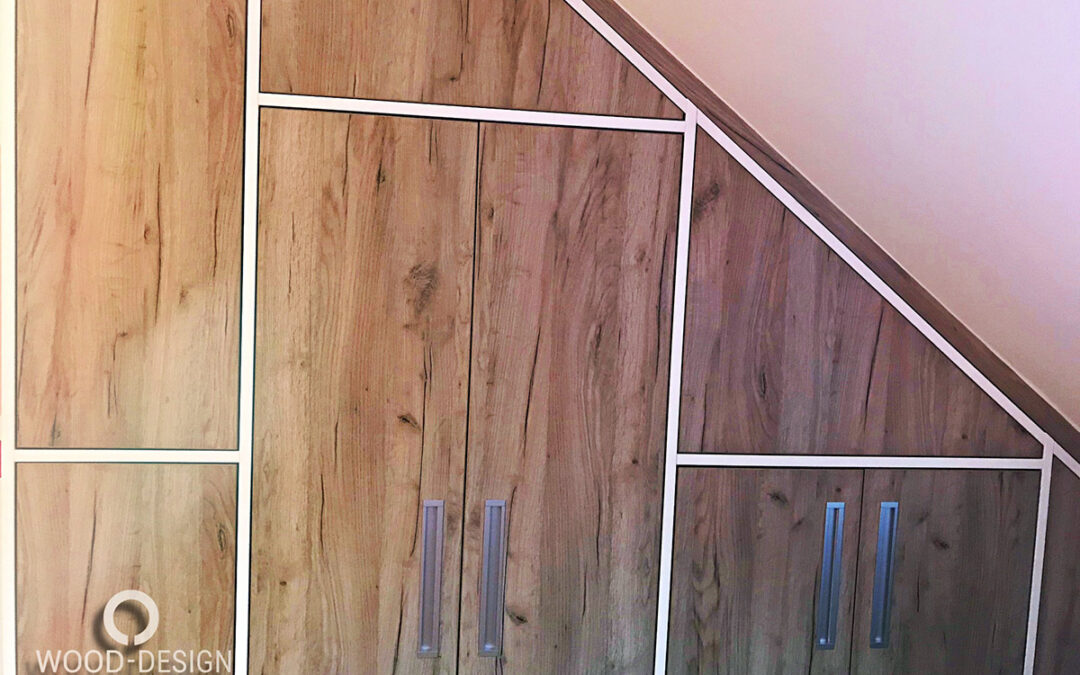 Maßgeschneiderter Dachschrägenschrank